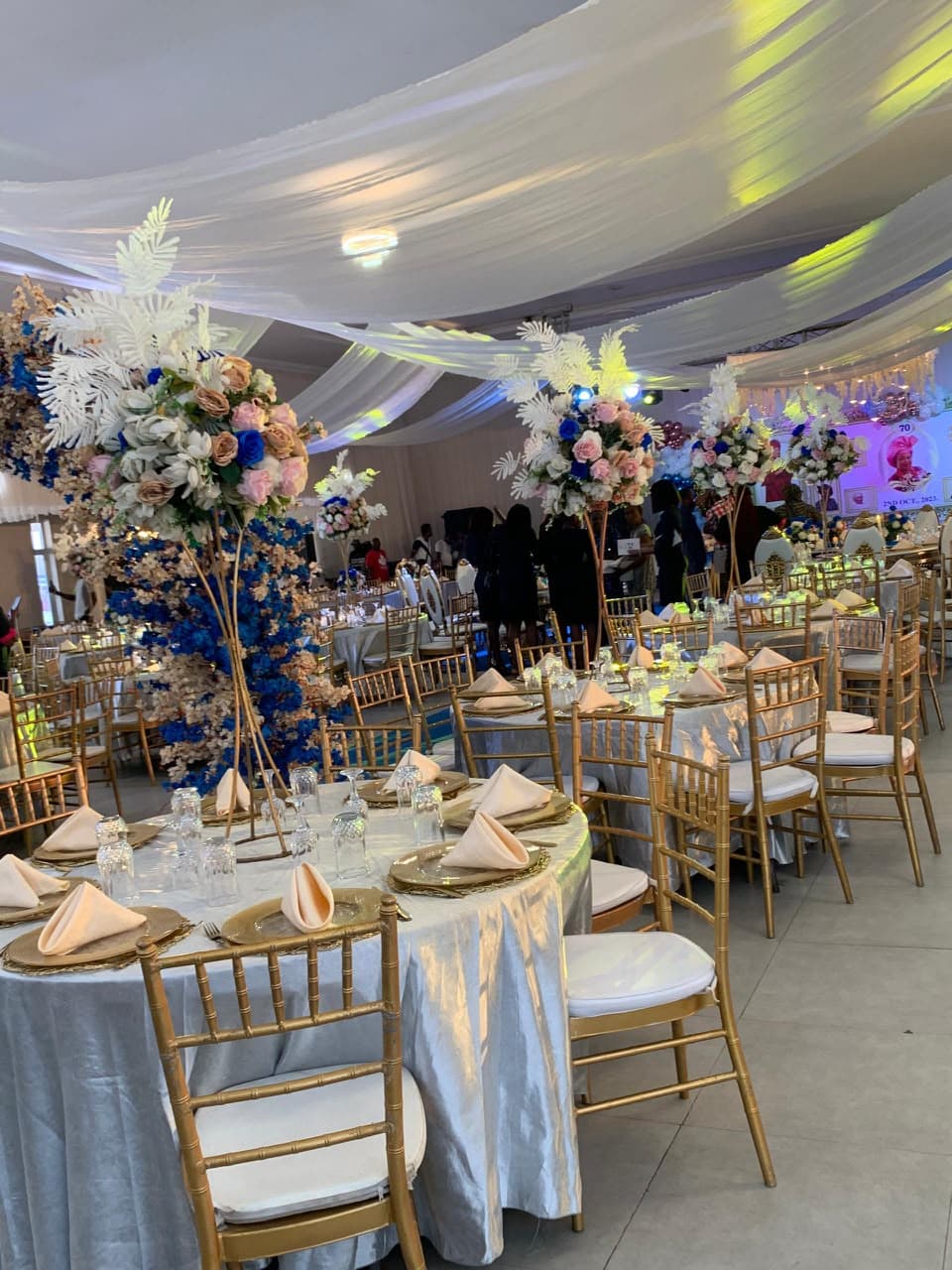 Event decoration setup
